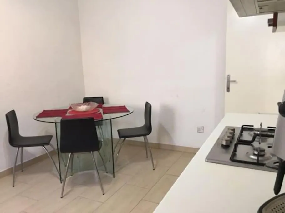 Gzira / Sliema Wifi & Ac ! Great Value & Location Apartment