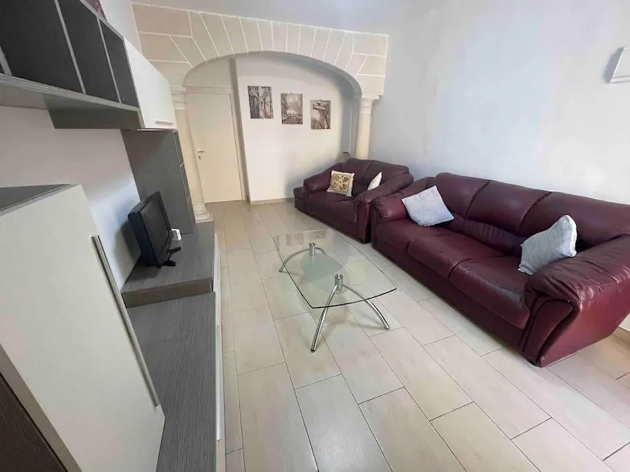 Gzira / Sliema Wifi & Ac ! Great Value & Location Apartment