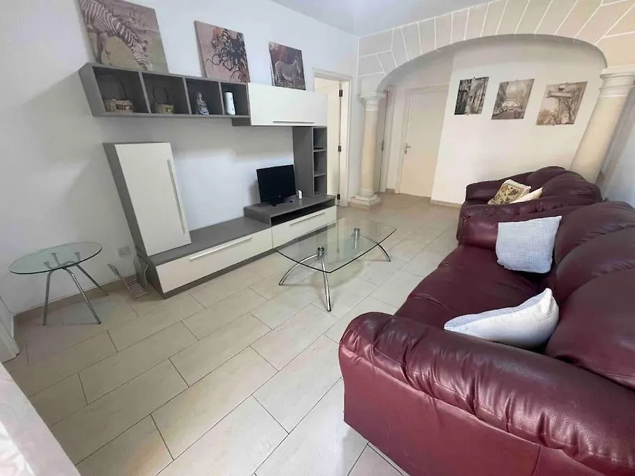 Gzira / Sliema Wifi & Ac ! Great Value & Location Apartment